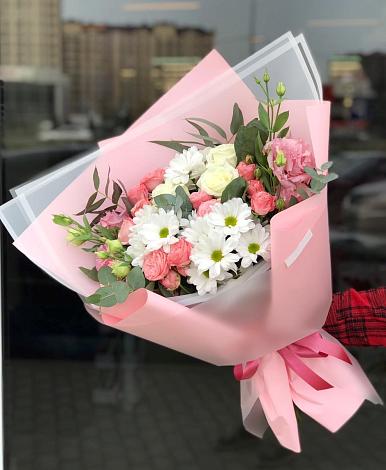 Букет цветов из: Розы, Лизиантусы и Хризантемы в Присадовом